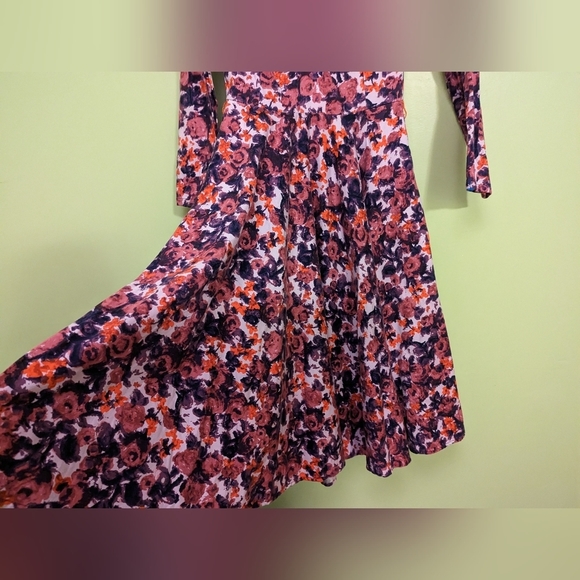 PINUP COUTURE Floral long sleeve midi dress heart neckline and gathered detail - Picture 12 of 16